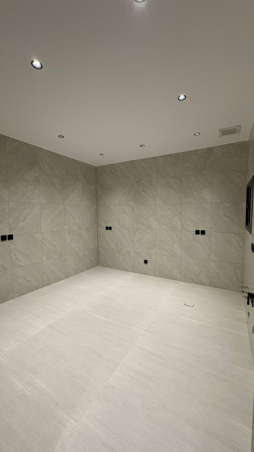 3 bedroom apartment in Shawran, Madinah 10