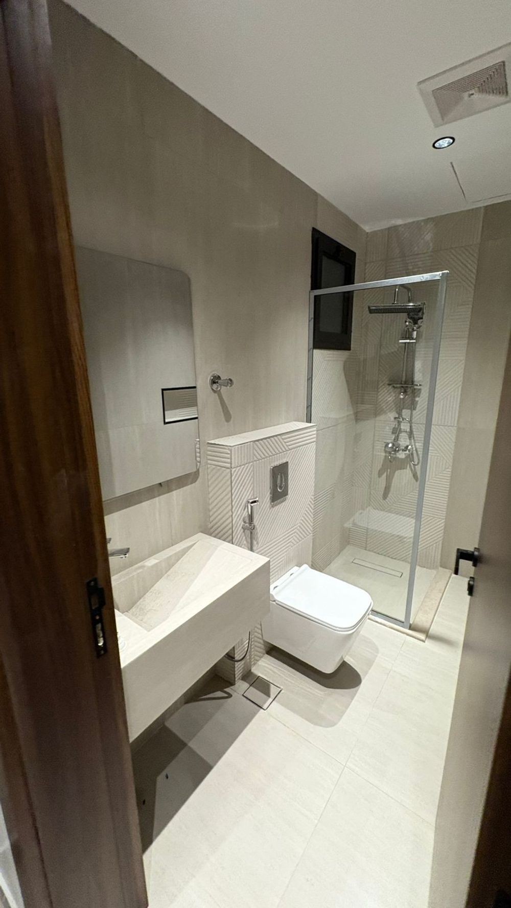 3 bedroom apartment in Shawran, Madinah 4