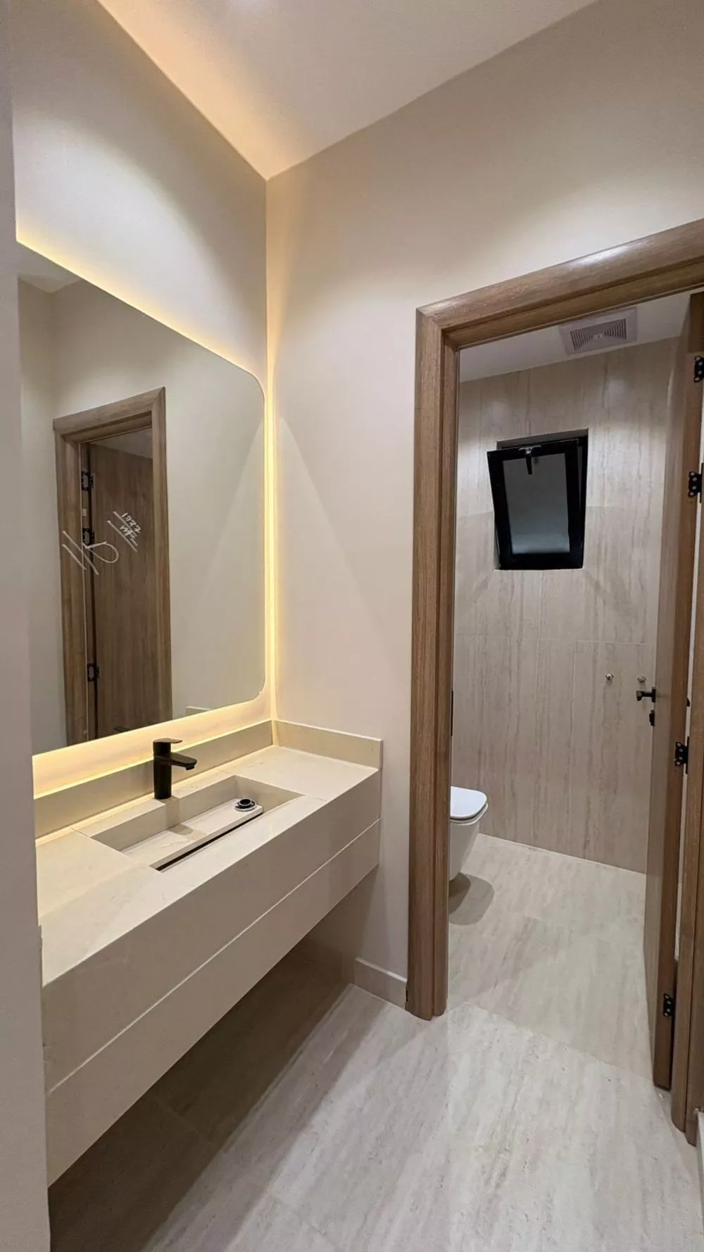5 bedroom apartment in Shawran, Madinah 9