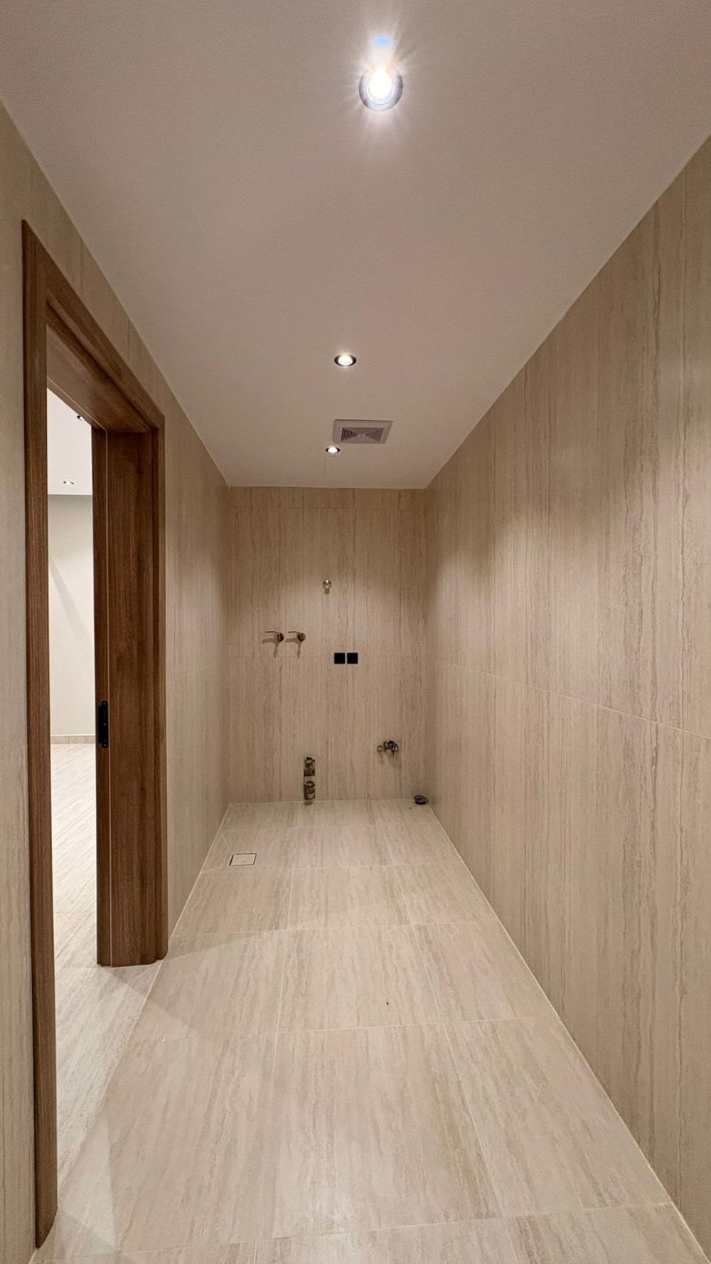 5 bedroom apartment in Shawran, Madinah 8