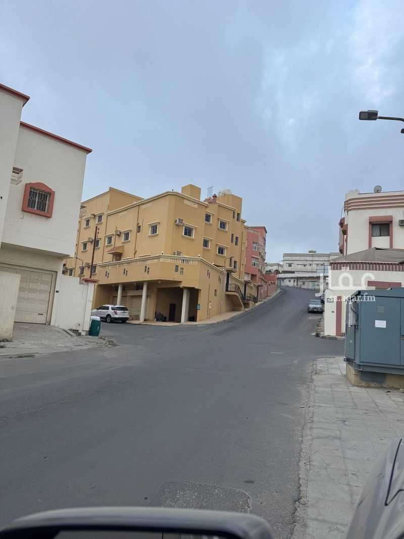 فيلا في ذرة