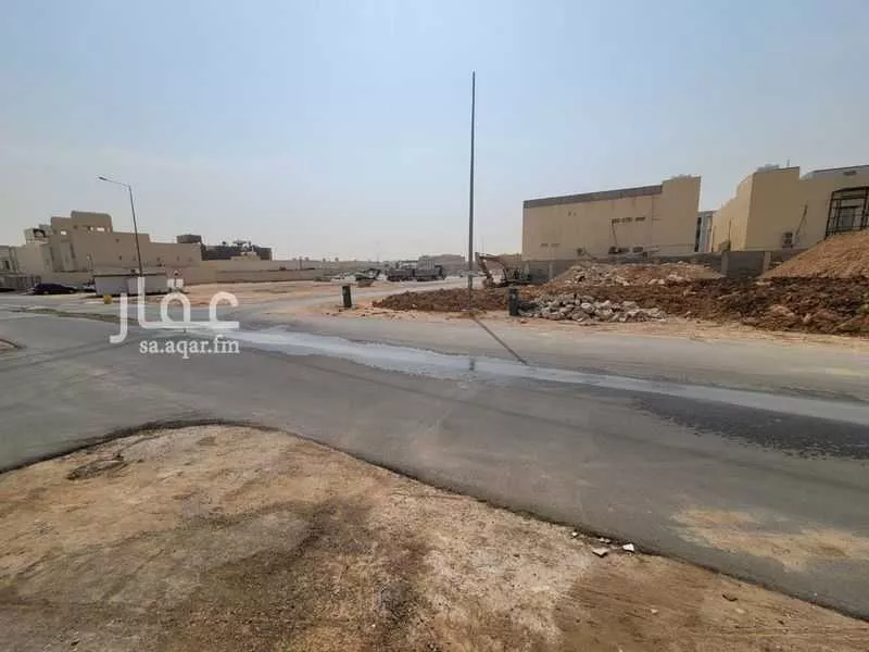 land in Okaz, Riyadh 6