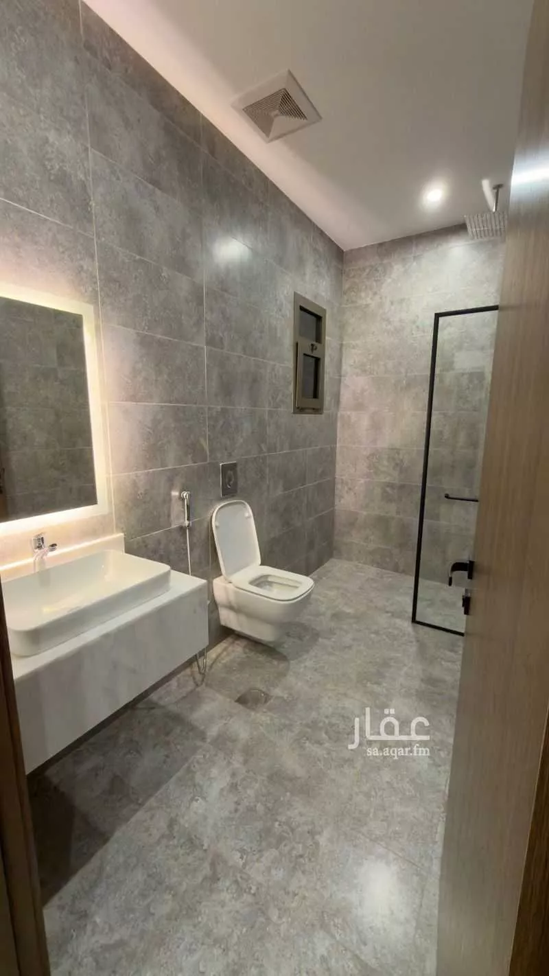 شقة 4 غرف في طيبة 5