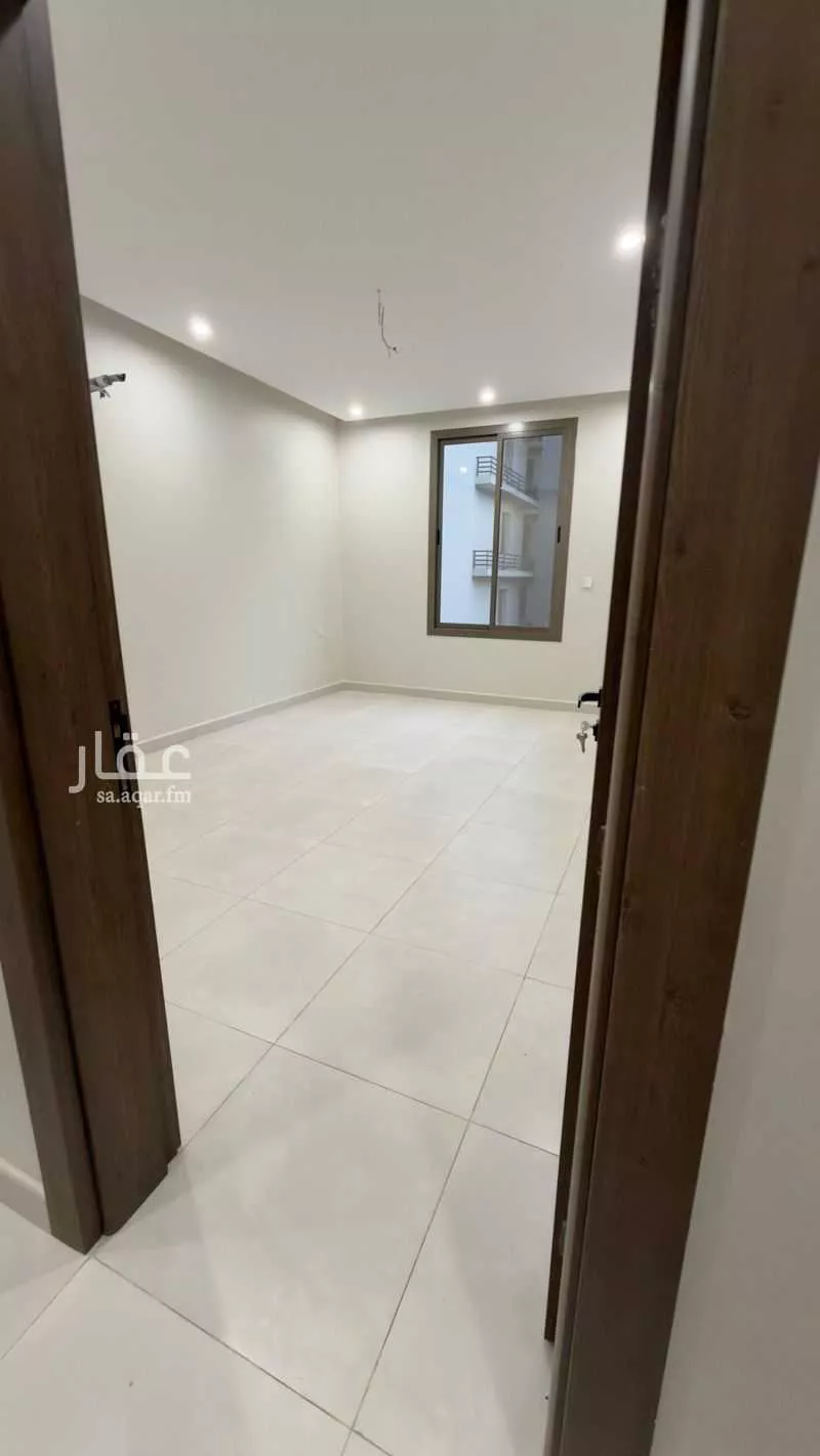 شقة 4 غرف في طيبة 6