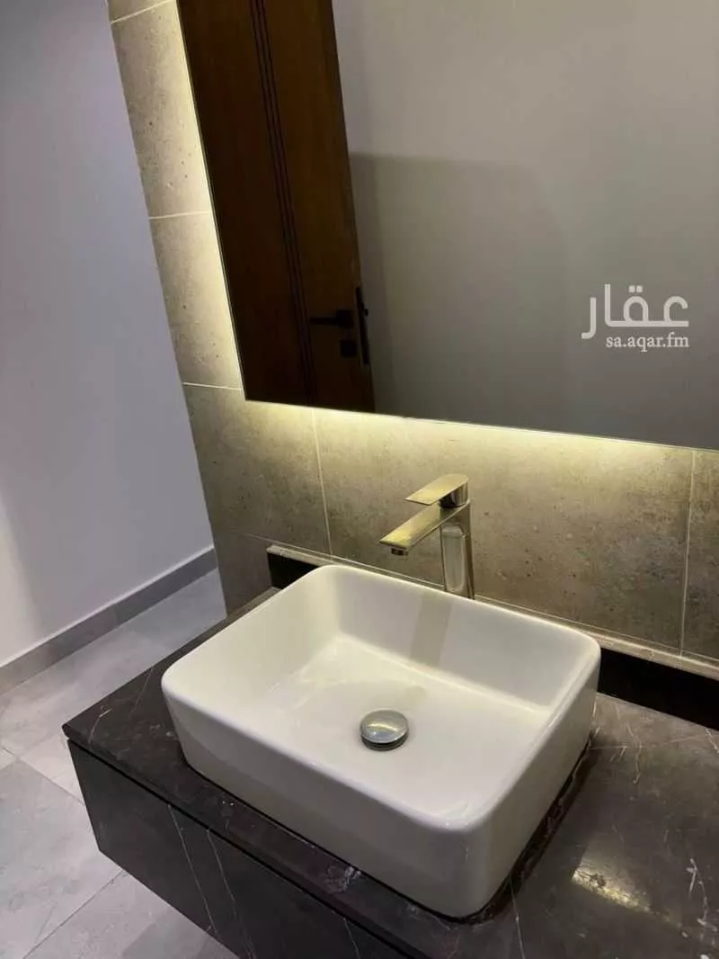 4 bedroom apartment in Al Salamah 8