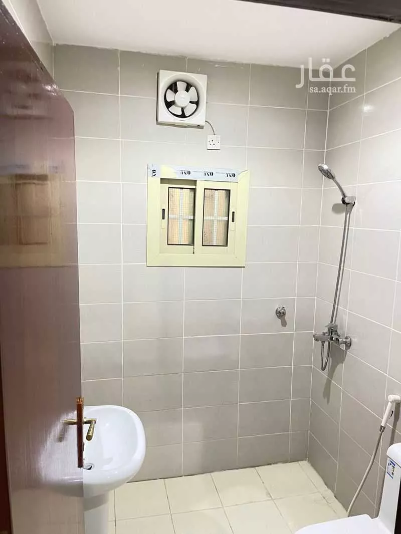 5 bedroom apartment in Al Hamdaniyah 8