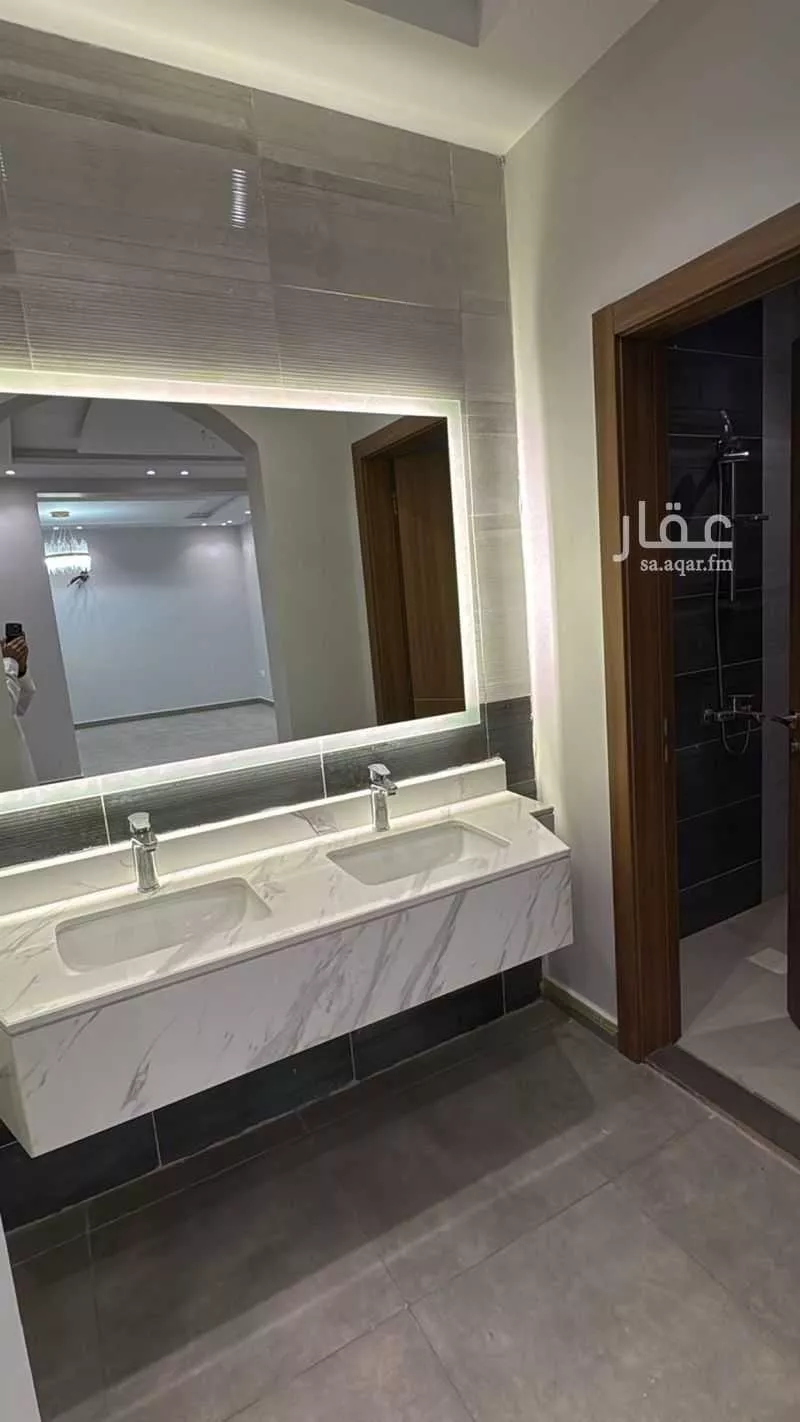 6 bedroom apartment in Al Sawari 3
