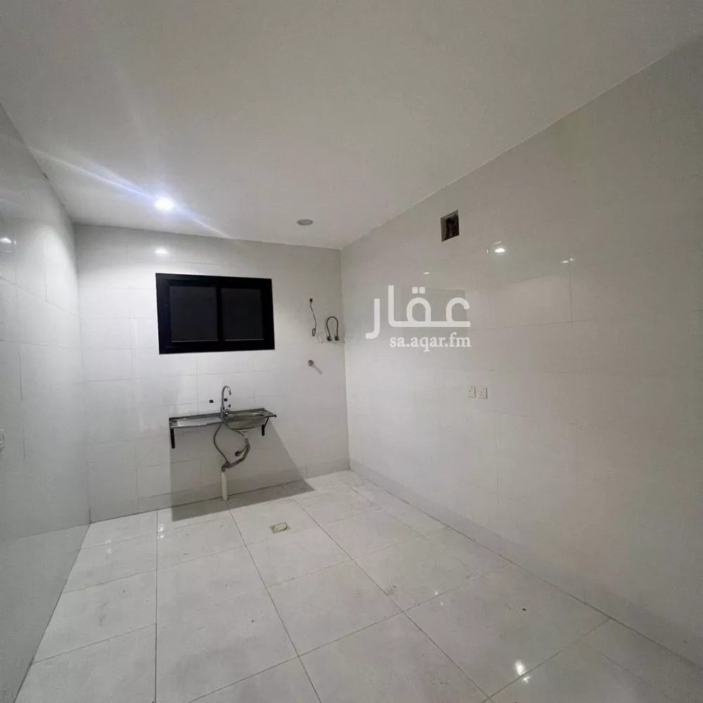 3 bedroom floor in Al Janadriyah 2