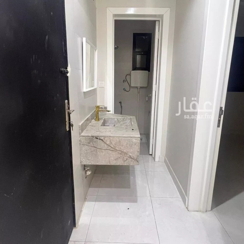 3 bedroom floor in Al Janadriyah 3