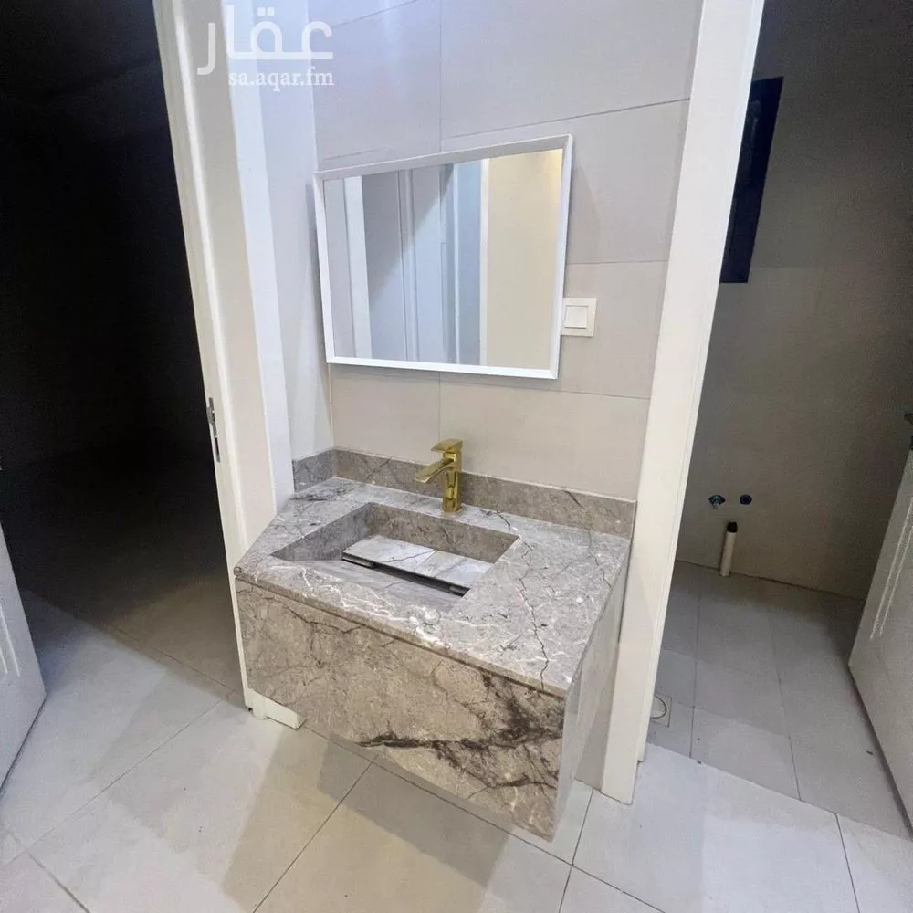 3 bedroom floor in Al Janadriyah 4