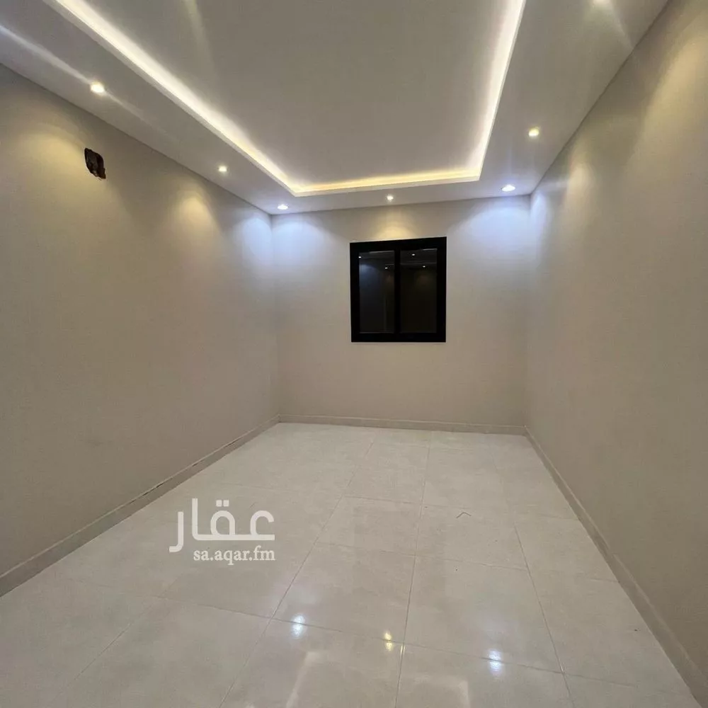 3 bedroom floor in Al Janadriyah 6