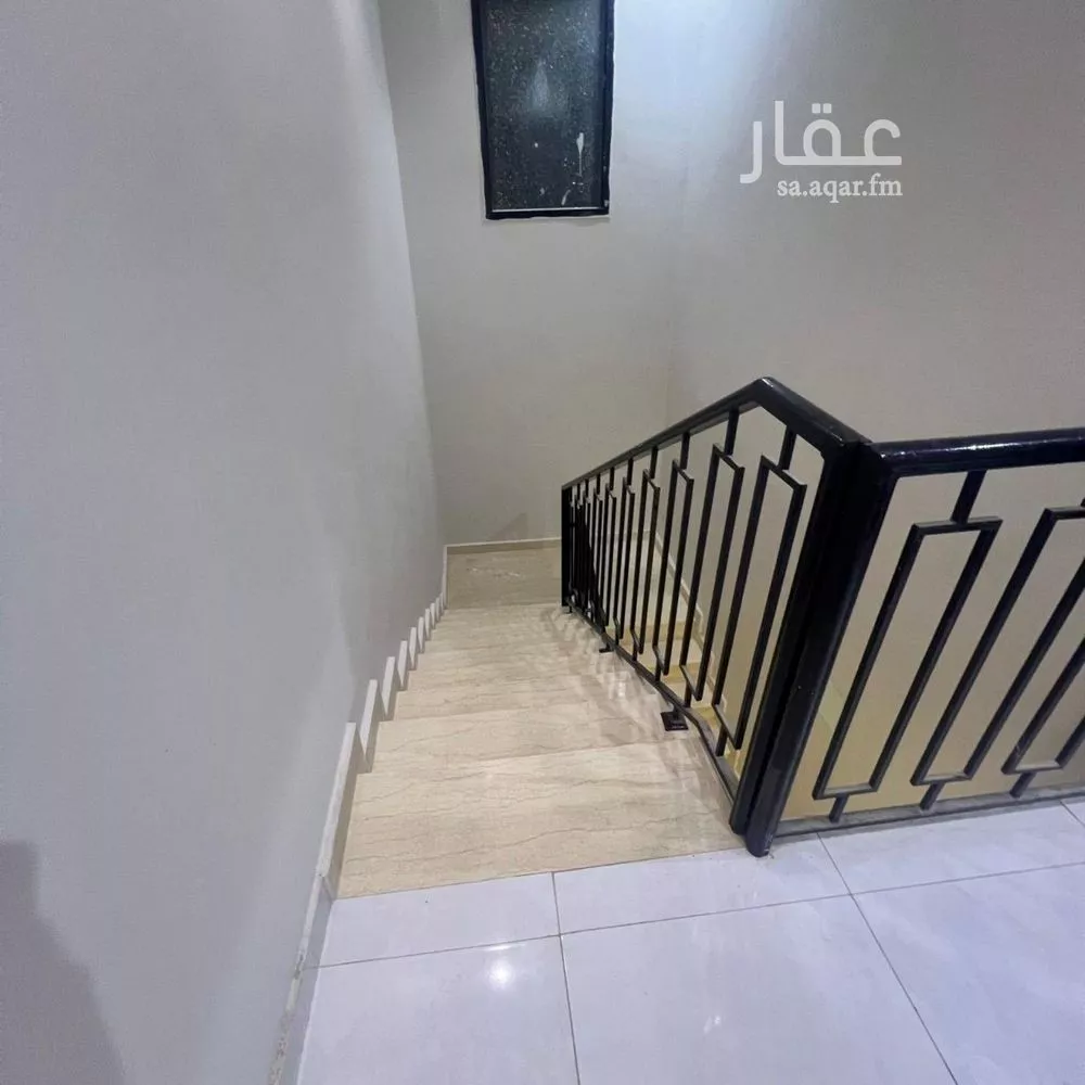 3 bedroom floor in Al Janadriyah 8