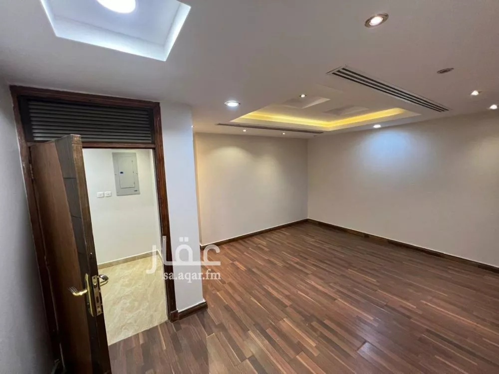 3 bedroom floor in Al Malqa 2