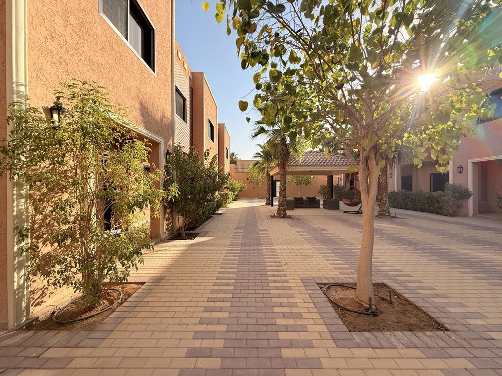Satel at Creative Hospitality  Private Villa Living in a Secure Community 2