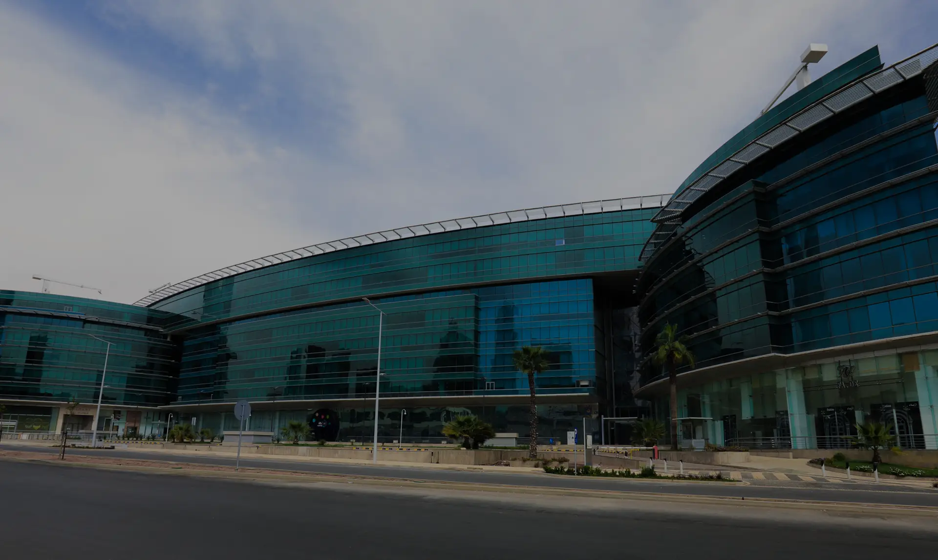 Al Akaria Plaza